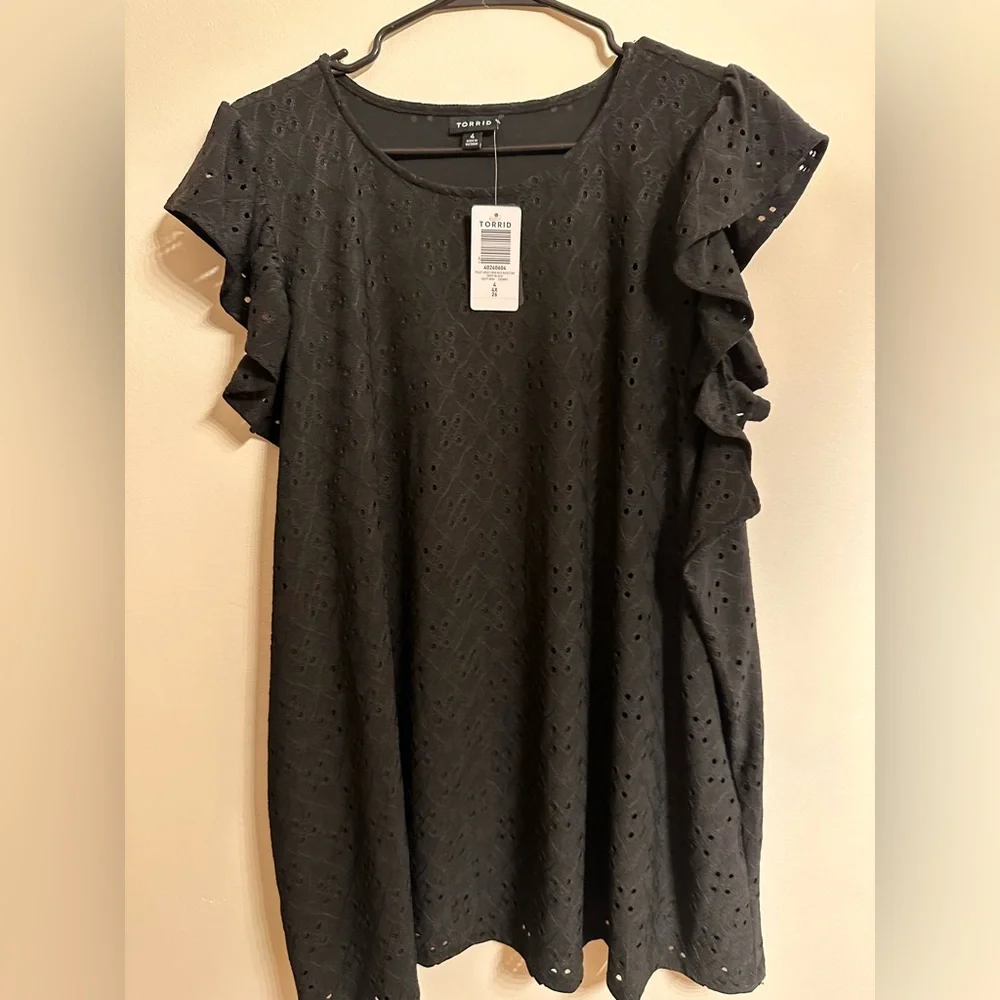 Torrid Black Eyelet Top with Ruffle Sleeves size 4x 26. NWT - Picture 1 of 6